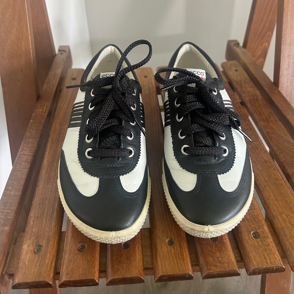 ECCO Women’s Hybrid Sneaker-Sport Shoe Size 37 (W 6.5-7) - Picture 2 of 11